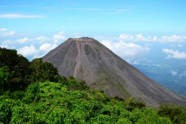 el-salvador-santa-ana-volcano-kahve-ciftligi-manzarasi-scaled-1-600x400